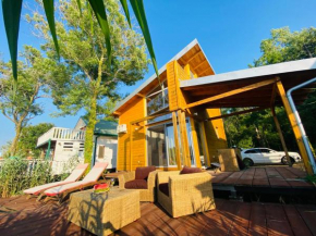 Dolly - Waterfront Villa no 154L